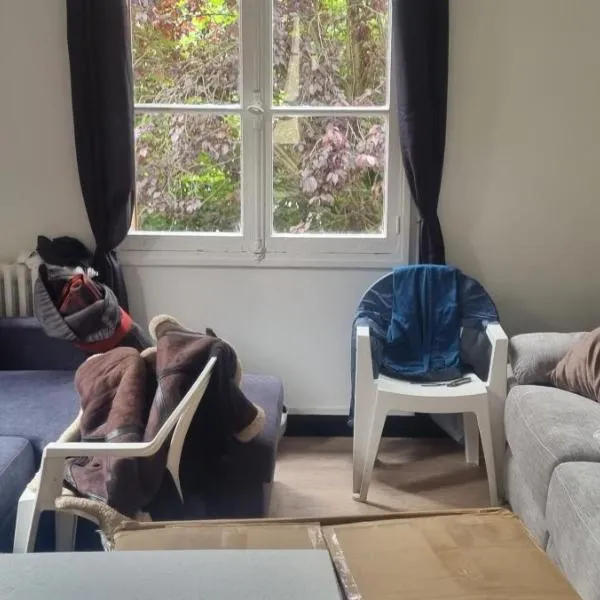 le 52 guesthouse, hotel v destinaci Neuvy-sur-Loire