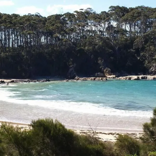 Beach House Ocean Views in Batehaven, hotel in Batehaven