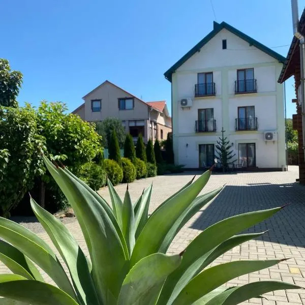 Садиба "Мапа", hotel in Berehove