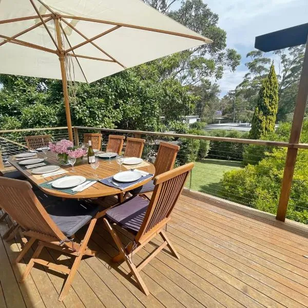 Broulee Pet Friendly Coastal Delight, hotel in Broulee