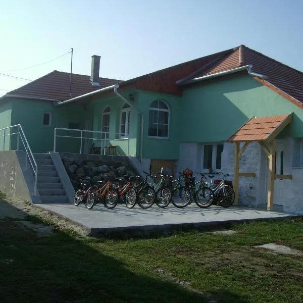 KOÓS VENDÉGHÁZ, hotel v destinaci Uppony