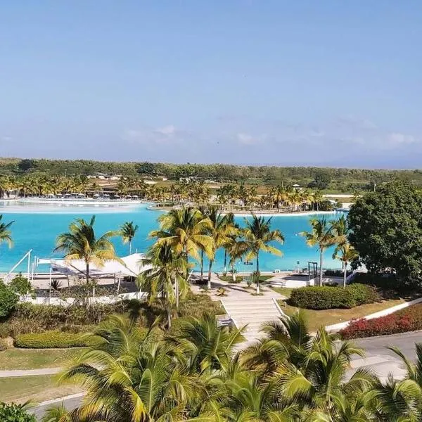 Condo by beautiful Lagoon, hotel in Río Hato