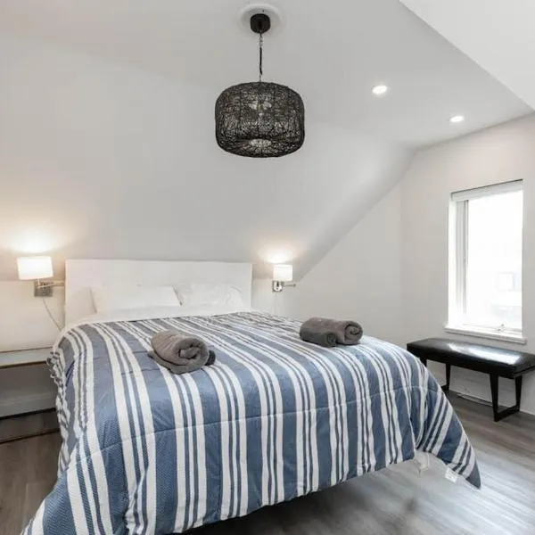 2BR Downtown Apartment in Toronto Close to Eaton Centre、トロントのホテル