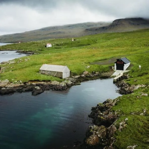 The Ultimate Fjord-side Getaway, hotel v destinaci Øravík