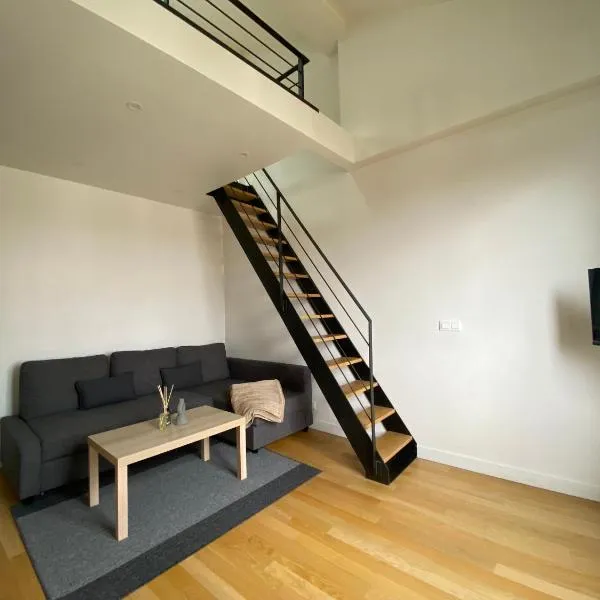 Duplex Moderne Luxe-20 min de Paris, hôtel à Enghien-les-Bains