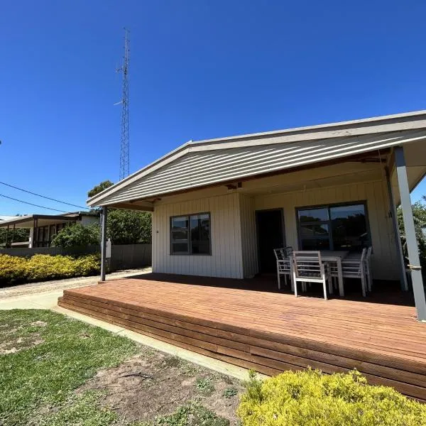 Latone Sea Lodge - Entire Home in Port Hughes, hotel in Port Hughes