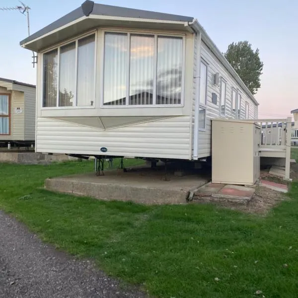 Heacham Beach Riverside 10, hotel in Heacham