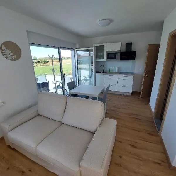 3 JABLANE apartmaji, hotel v destinaci Beltinci