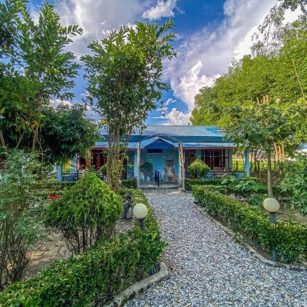 Hotel Tiger's Den - Peace Home Cozy Garden, hotel v mestu Sauraha