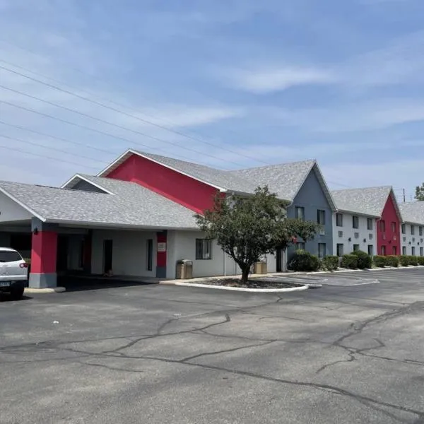 Ramada by Wyndham Effingham, hotel in Effingham