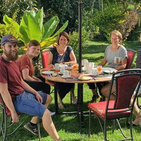 Homebase gardens hotel & safaris, hotel v destinaci Nakuru