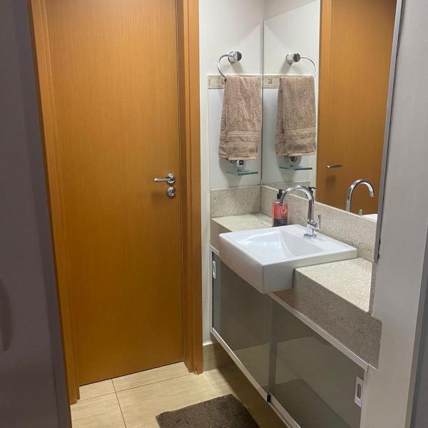 Apartamento confortável em caldas novas com espaço aquático, 6 piscinas , 3 hidromassagem , Bar e Restaurante , Sauna , espaço kids - Foto 3