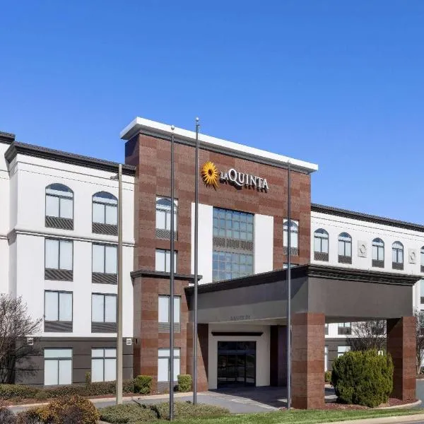La Quinta Inn & Suites by Wyndham Mooresville, hotel in Mooresville