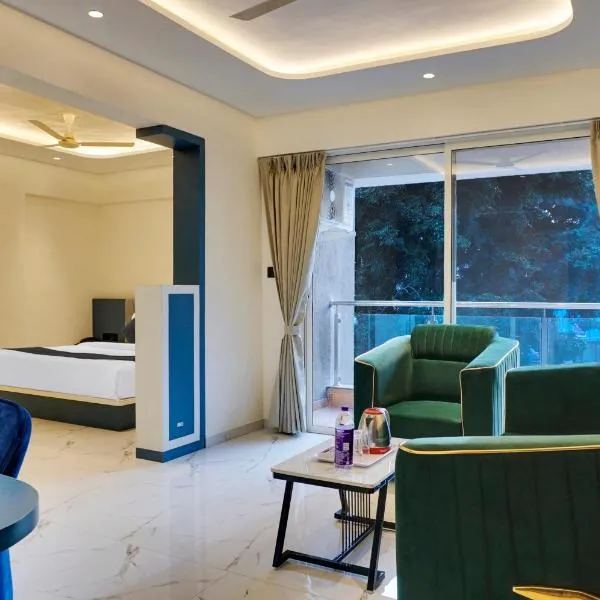 Palm Suites Baner- indian nationals only, hótel í Pune