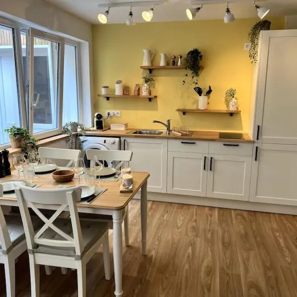 Appart cosy, calme proche centre, hotel in Caen