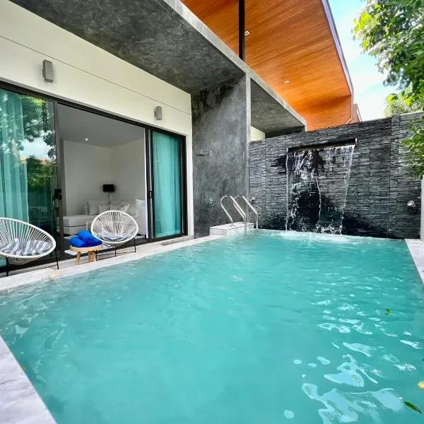 2 BR Modern Pool Villa Chalong, hotel v destinaci Ban Suan
