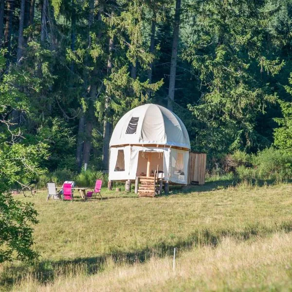 Dôme en pleine nature, hotel v destinaci Lusse