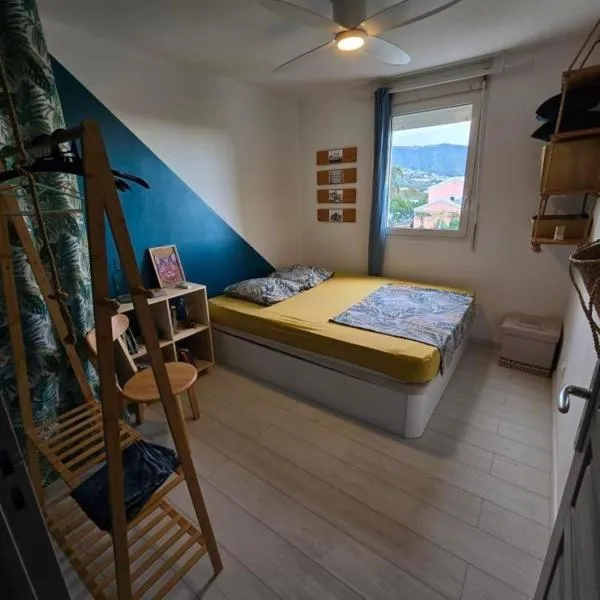 Chambre chez l'habitant cosy et moderne, vue sur montagne, hotel v destinaci Saint-Denis