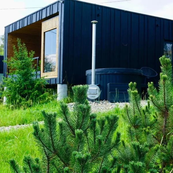 Black Deer - z Sauną na Tarasie, Jacuzzi i Widokiem na Góry - by Deer Hills Luxury Apartments, ξενοδοχείο σε Kocoń