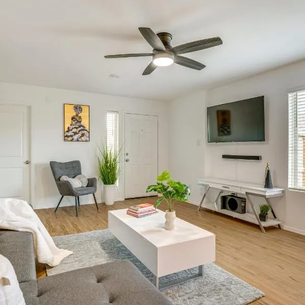 Pet-Friendly Home ~ 4 Mi to Big Rivers Water Park!, hotel u gradu New Caney