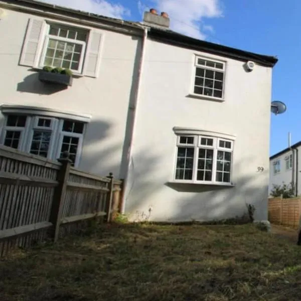 Fox Lane Farm Cottage, khách sạn ở Bromley