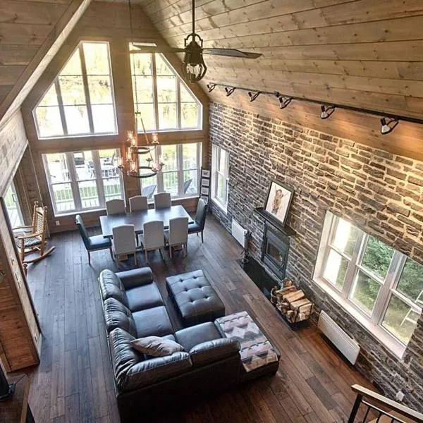 Formidable Waterfront Cottage - Formidable Chalet sur bord de l'eau, hotel in Saint Come