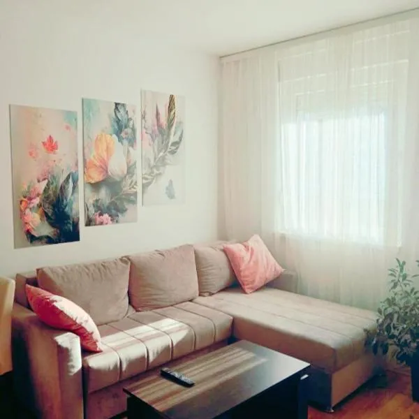 Alacaster G apartman FREE PARKING, hotel i Novi Sad
