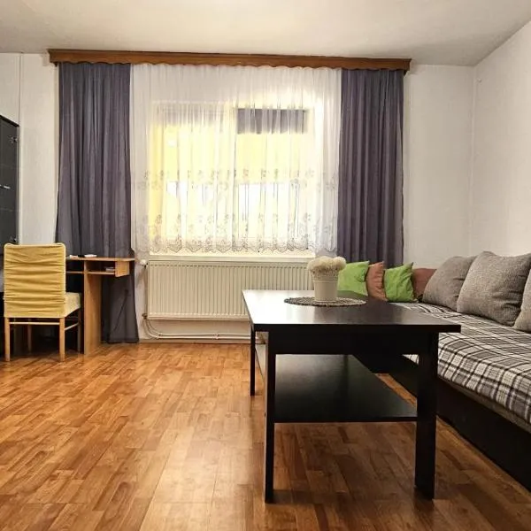 Holiday house with a big garden and free parking, hotel Sikirevci városában