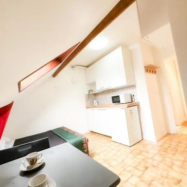 Anh Dao 3 - Studio, centre ville, tiamconciergerie, hotel in Champs-sur-Marne