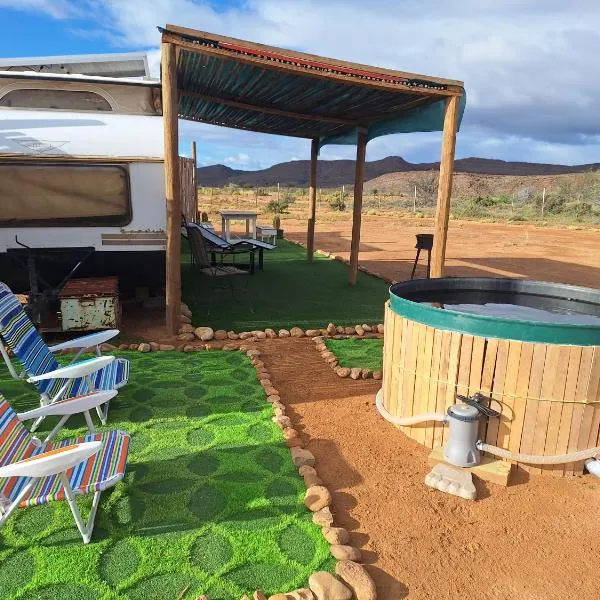 KAroo Rustic caravan, hotel in Ladismith