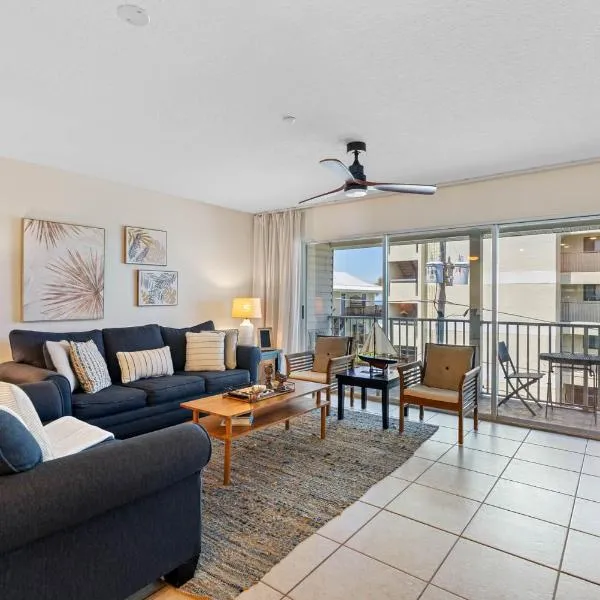 Beachside Bliss: Cozy Condo Escape Awaiting You!, ξενοδοχείο σε Clearwater Beach