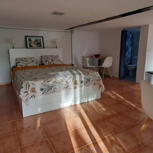 Habitación completa e independiente, hotel v destinácii Creixell