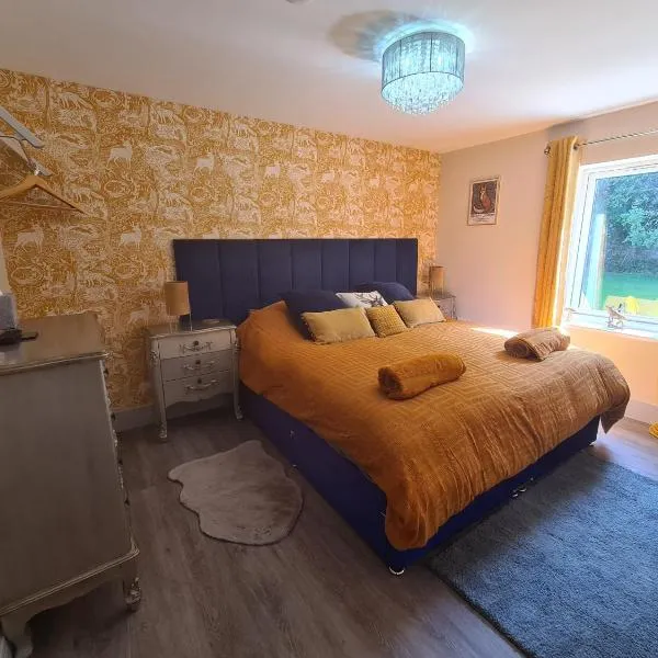 The Den by Blake View Holidays a peaceful boutique retreat 3 miles from Ennerdale- standard twin or super-king bed available, hotel em Rowrah