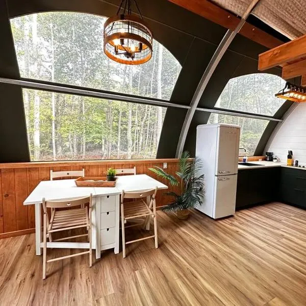 Sunken Escapes Glamping Unit #1, hotel v destinaci New Minas