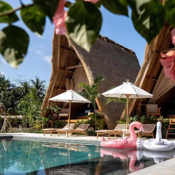 Dejama Glamping Resort Lombok, hotel v destinaci Bumbang