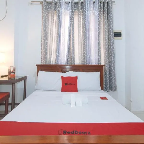 RedDoorz near LRT 2 Antipolo Station, hotel v destinaci Antipolo