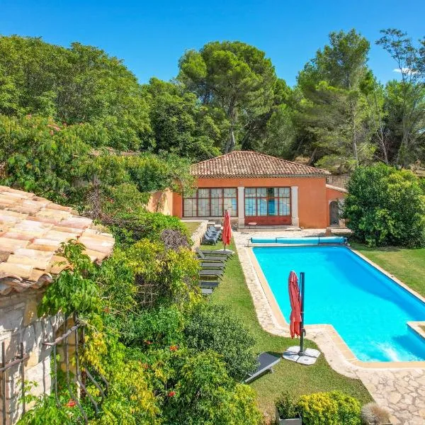 Le Pool House - Private Jacuzzi - Mas des Sous Bois, hotel v destinaci Ventabren