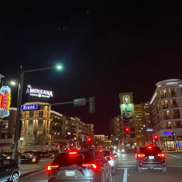 Glendale Americana 2 Bedroom 2 Bathroom Condo, hotel a Glendale