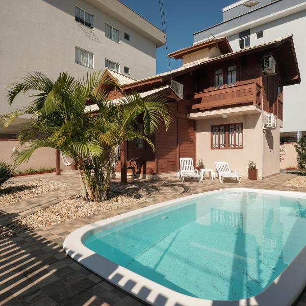 Casa c/ piscina privativa a 150m da praia PU9263