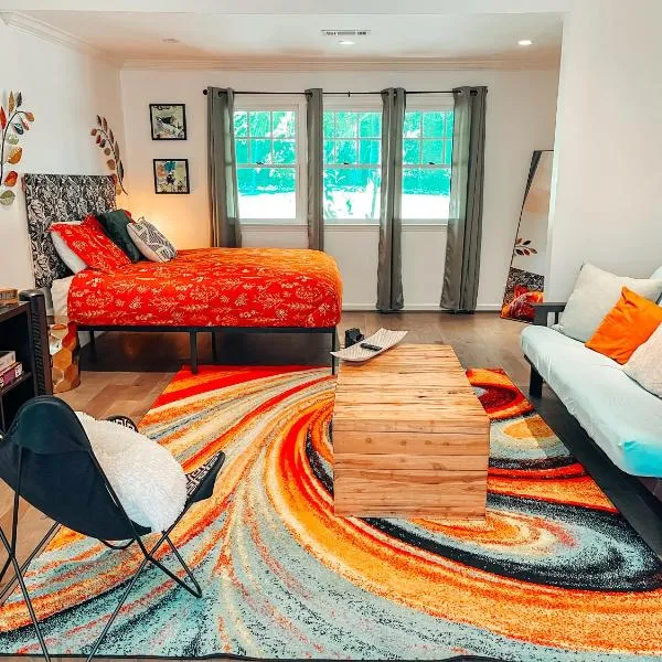Cozy Guest House Studio Apartment, hotel di Greensboro