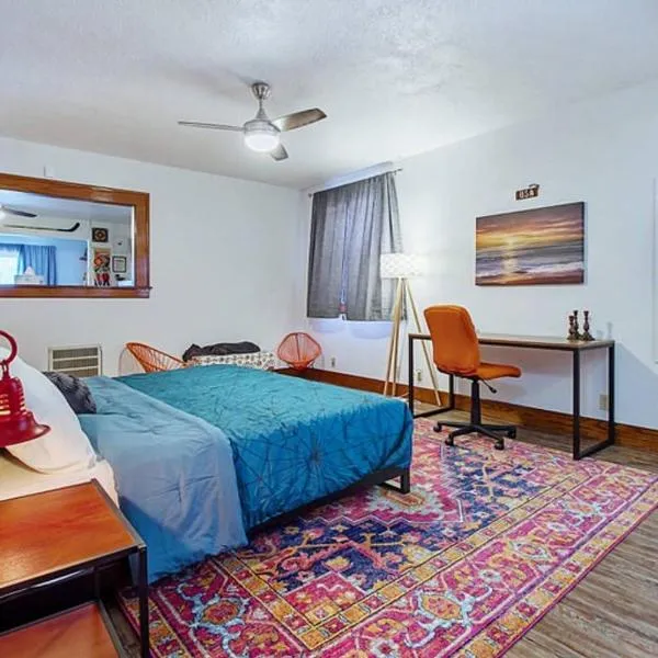 Eccentric Escape-hop skip jump to Plaza District，位于俄克拉何马城的酒店