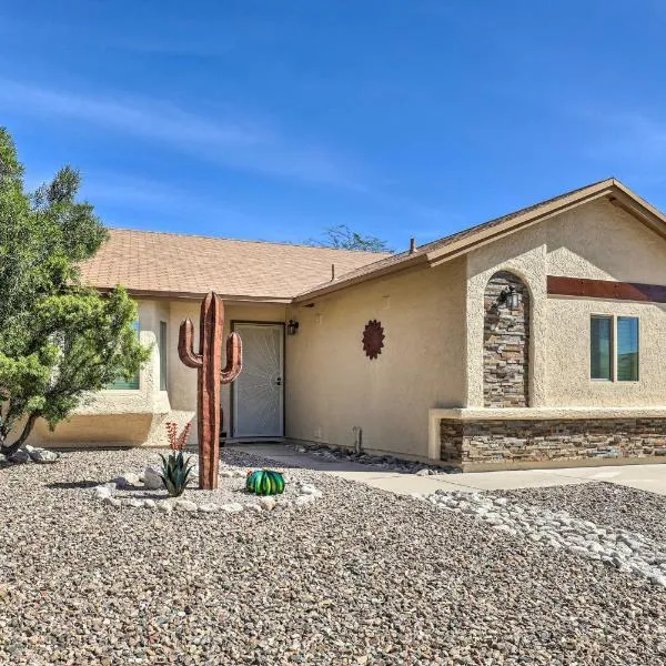 Yard and Fire Pit Quiet East Tucson Escape: Tucson şehrinde bir otel
