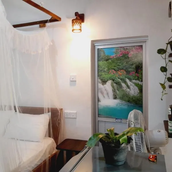 Lucky Homestay Hiriketiya, hótel í Hiriketiya
