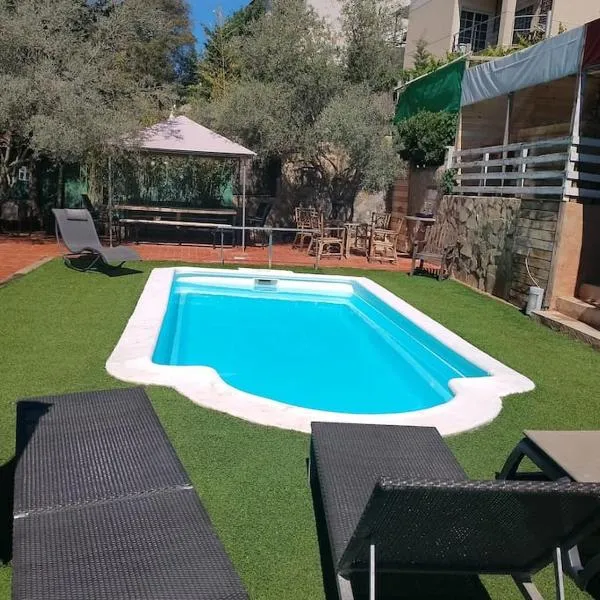 Luxury HappyHouse, hotel v destinácii Mont Barbat