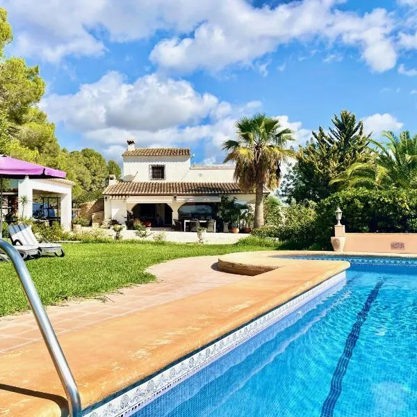 Casa rural exclusiva con vista al mar en Calpe, hotel in Empedrola
