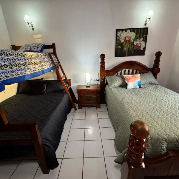 Chalet Belizomi - Le Gardenia Room, hotel di Rodney Bay Village