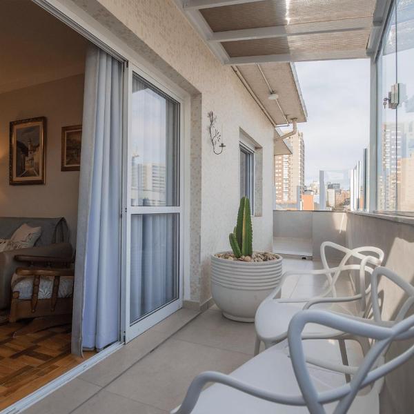 100 m² bem espaçoso com terraço, garagem e ar