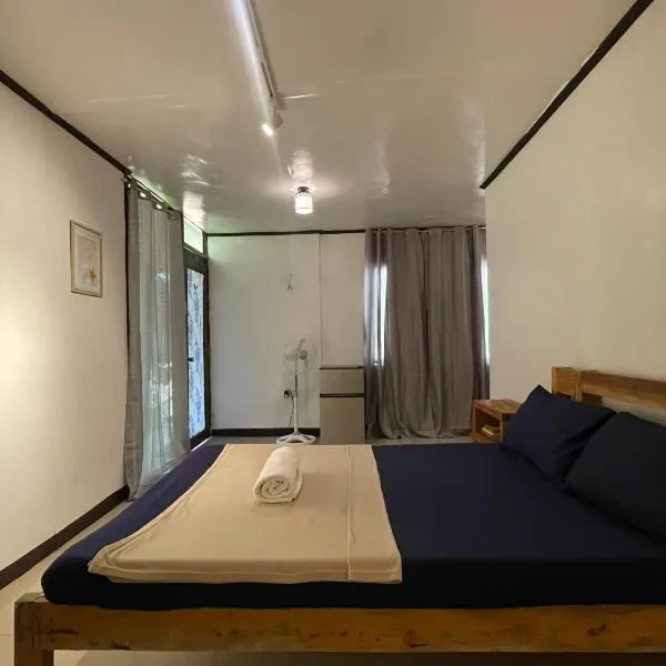 Surfers Loft Siargao, hotel v destinaci Catagnan