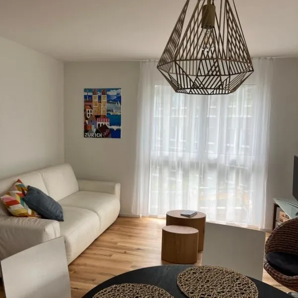 Modern Luxury Apartment Near Airport & Zurich City, hotel a Kloten