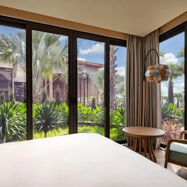 Radisson Resort Phan Thiet, hótel í Phan Thiet